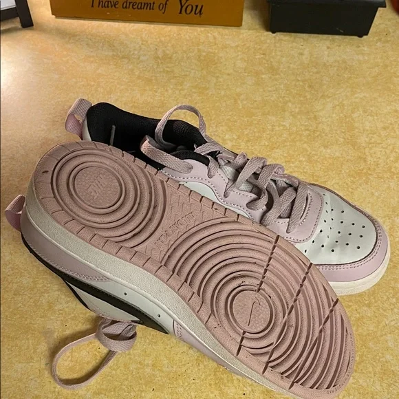 NIKE BIG KID COURT BOROUGH LOW RECRAFT SNEAKERS - Picture 3 of 4